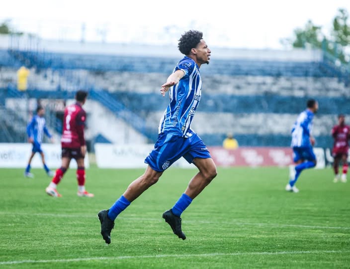 Esportivo vence e volta a ficar entre os primeiros colocados