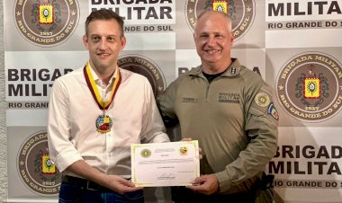 Deputado Guilherme Pasin recebe comenda do Comando Regional de Polícia Ostensiva Nordeste