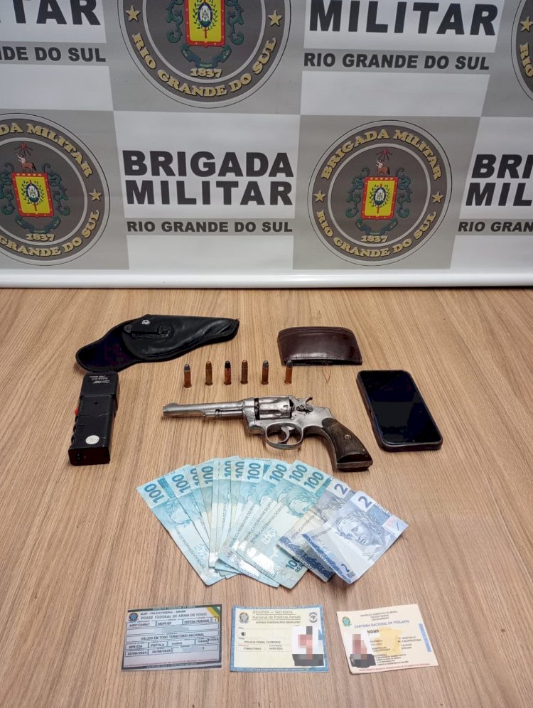 Brigada Militar prende homem por porte legal de arma de fogo e falsidade ideológica em Carlos Barbosa